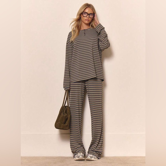 Matching Set - Picture 5 of 5